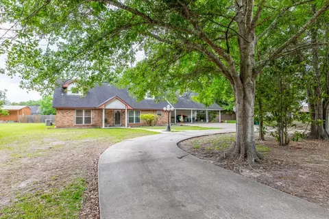 156 County Road 818, Buna, TX 77612