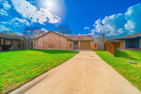 3502 Pine Meadow Ln, Houston, TX 77039