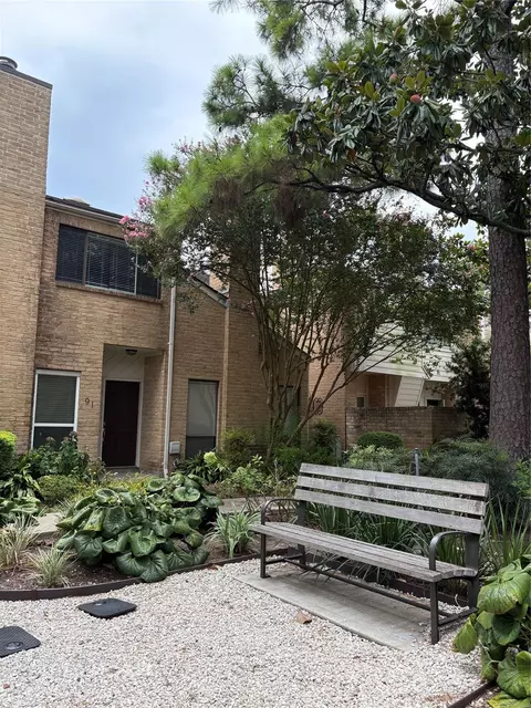 12625 Memorial Dr, Houston, TX 77024