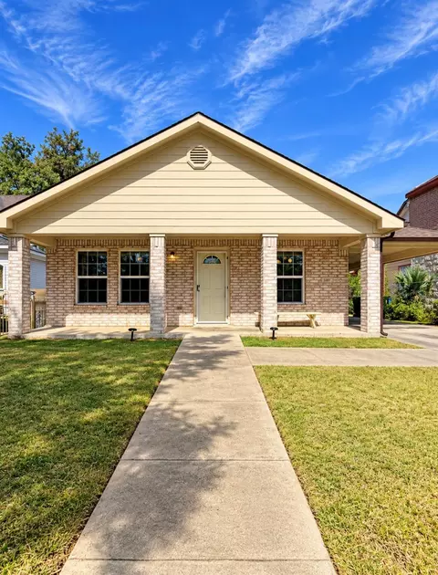 3307 Jerome St, Dallas, TX 75223