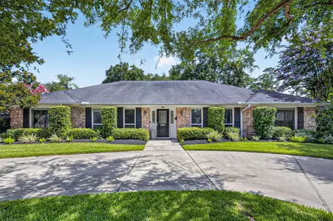 10118 Briar Forest Dr, Houston, TX 77042