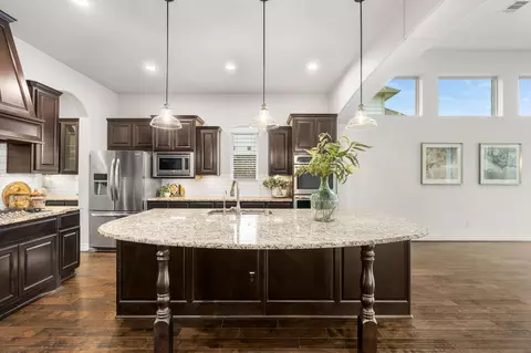 Kitchen - 915 Holly Chapple Dr, Conroe, TX 77384 photo 2 of 4