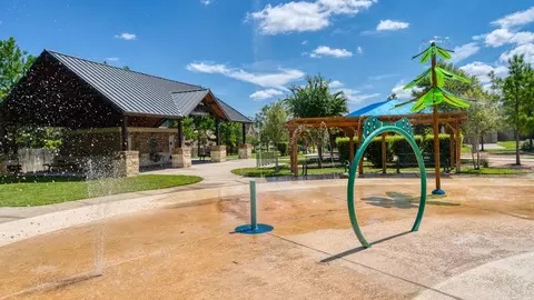 View/Area - 915 Holly Chapple Dr, Conroe, TX 77384 photo 2 of 6