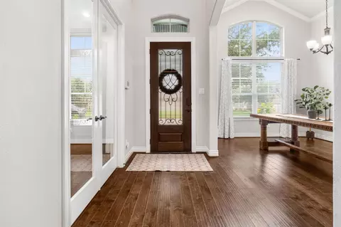 Entry Way - 915 Holly Chapple Dr, Conroe, TX 77384 photo 1 of 10