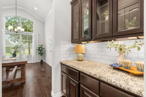 Entry Way - 915 Holly Chapple Dr, Conroe, TX 77384 photo 3 of 10
