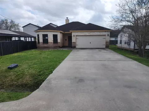 4506 Davenport St, Houston, TX 77051