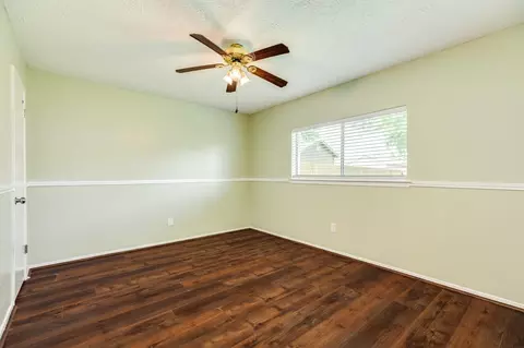 Bedroom - 47 Wagon Lane Loop, Angleton, TX 77515 photo 1 of 5