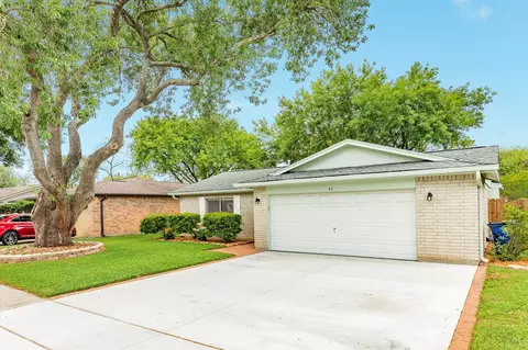 Exterior - 47 Wagon Lane Loop, Angleton, TX 77515 photo 2 of 5
