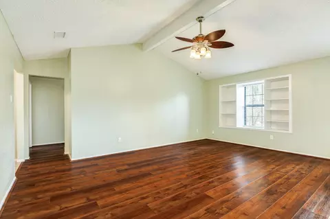 Living - 47 Wagon Lane Loop, Angleton, TX 77515 photo 2 of 4