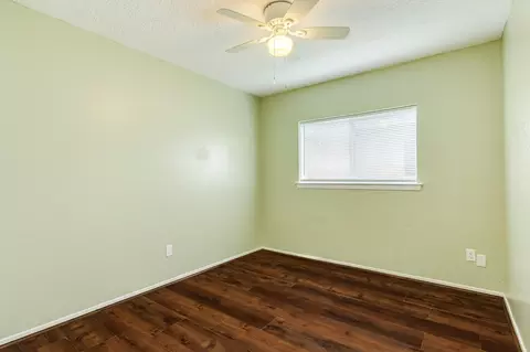 Bedroom - 47 Wagon Lane Loop, Angleton, TX 77515 photo 5 of 5