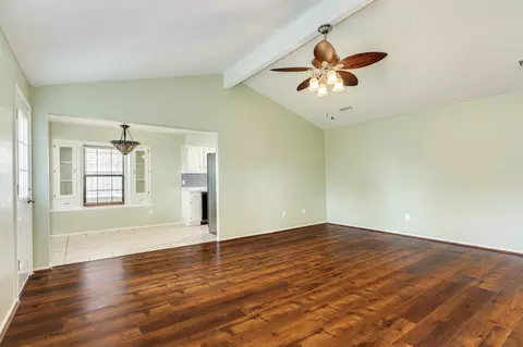 Living - 47 Wagon Lane Loop, Angleton, TX 77515 photo 3 of 4