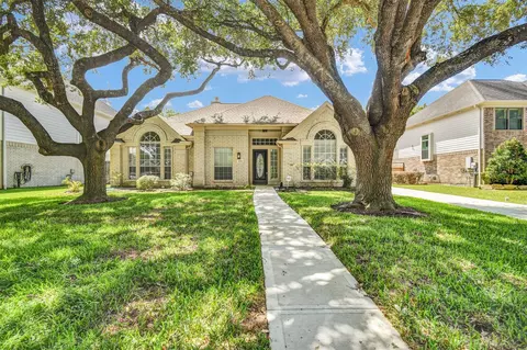 2131 Shaly Breeze Ln, League City, TX 77573
