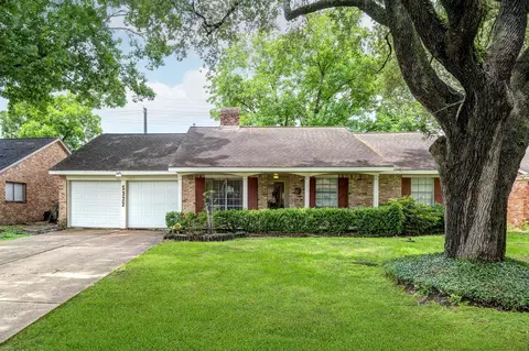 5922 Willowbend Blvd, Houston, TX 77096