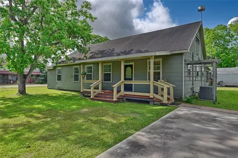 2380 Third St, Rock Island, TX 77470