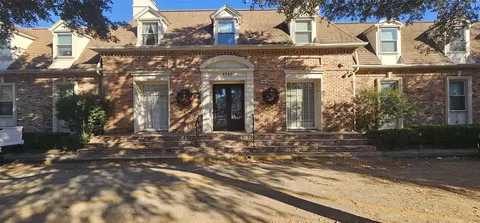 2727 Briarhurst Dr #25, Houston, TX 77057