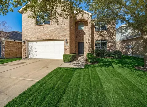 3833 Cedar Falls Dr, Fort Worth, TX 76244