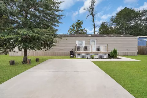 211 Crockett Trace Dr, Conroe, TX 77303