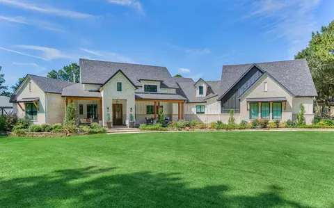 1010 Towering Oaks St, Magnolia, TX 77355