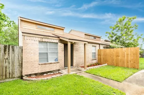 811 Buchta Rd, Angleton, TX 77515 photo 1