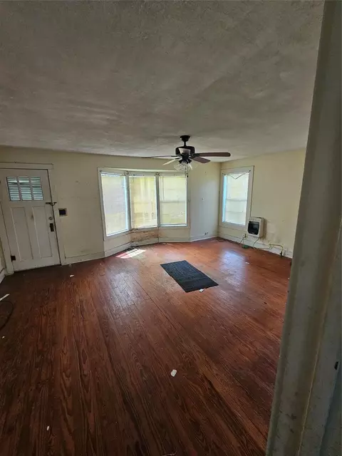 Living - 676 Burch St, Jasper, TX 75951 photo 2 of 2