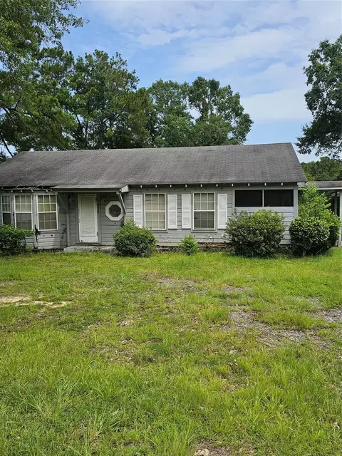 Exterior - 676 Burch St, Jasper, TX 75951 photo 3 of 8