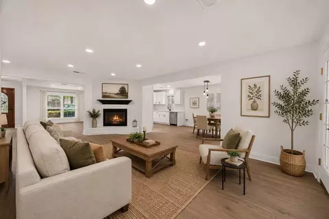 5946 Valkeith Dr, Houston, TX 77096