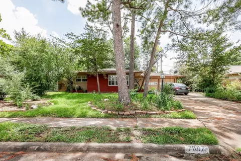 7007 Edgemoor Dr, Houston, TX 77074
