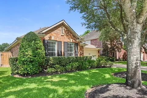10614 Sterling Manor Dr, Spring, TX 77379