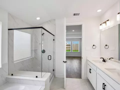 Bath - 3003 Clapbread Ln, Rosenberg, TX 77471 photo 4 of 4