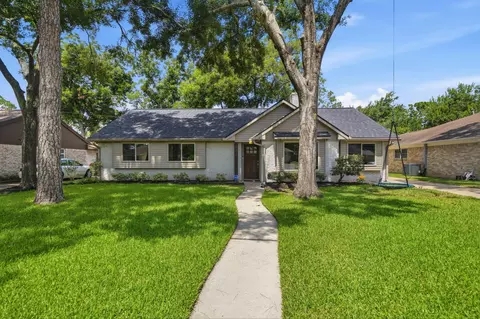 2619 Parana Dr, Houston, TX 77080