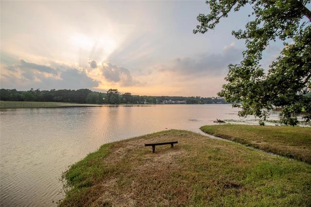 1630 Green Briar Dr, Huntsville, TX 77340
