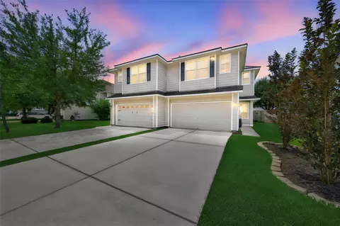 483 Folk Crest Ln, Dickinson, TX 77539
