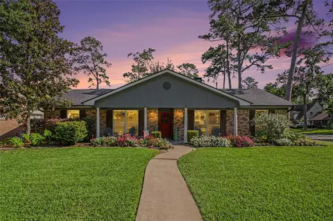 10202 Londonderry Dr, Houston, TX 77043