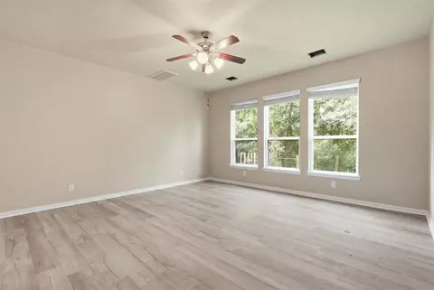 Living - 28419 Ashlyn Ridge Ln, Spring, TX 77386 photo 4 of 7