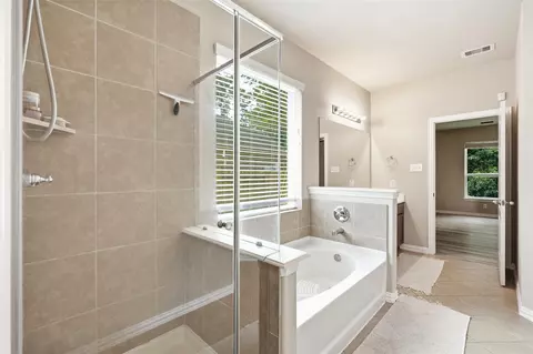 Bath - 28419 Ashlyn Ridge Ln, Spring, TX 77386 photo 3 of 4