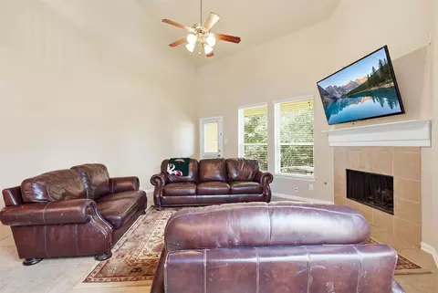 Living - 28419 Ashlyn Ridge Ln, Spring, TX 77386 photo 2 of 7