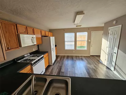 Kitchen - 6319 Nullarbor Ct, Katy, TX 77449 photo 1 of 2