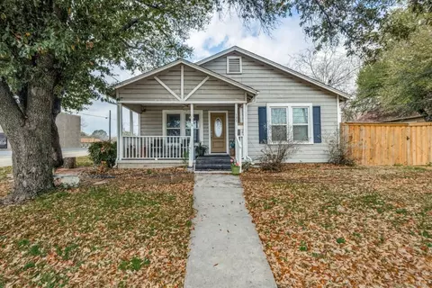131 Milton St, Lewisville, TX 75057