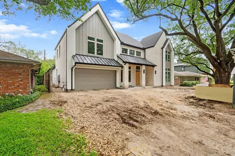 3615 Newcastle Dr, Houston, TX 77027