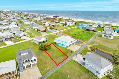 926 Palmridge Dr, Port Bolivar, TX 77650