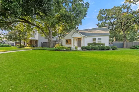 742 W 42nd St, Houston, TX 77018
