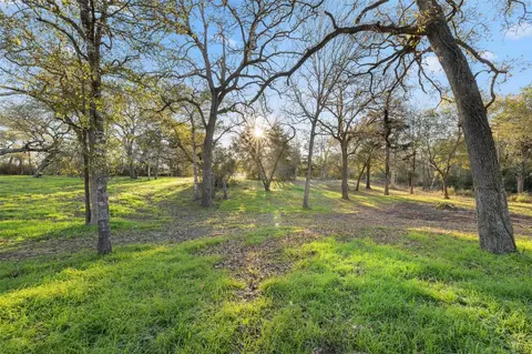 1038 County Road 207 Rd, Weimar, TX 78962