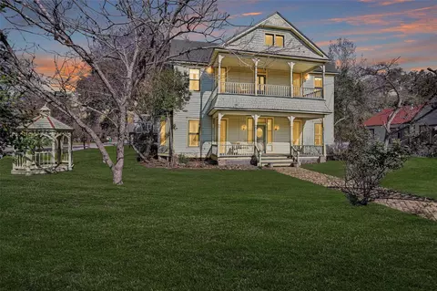 311 E Colorado St, La Grange, TX 78945