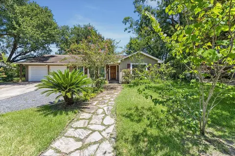 5154 Beechnut St, Houston, TX 77096