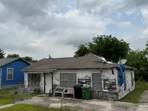 8101 Darlington Dr, Houston, TX 77028
