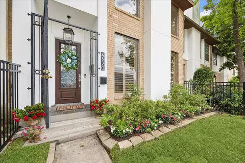 4520 Dickson St, Houston, TX 77007