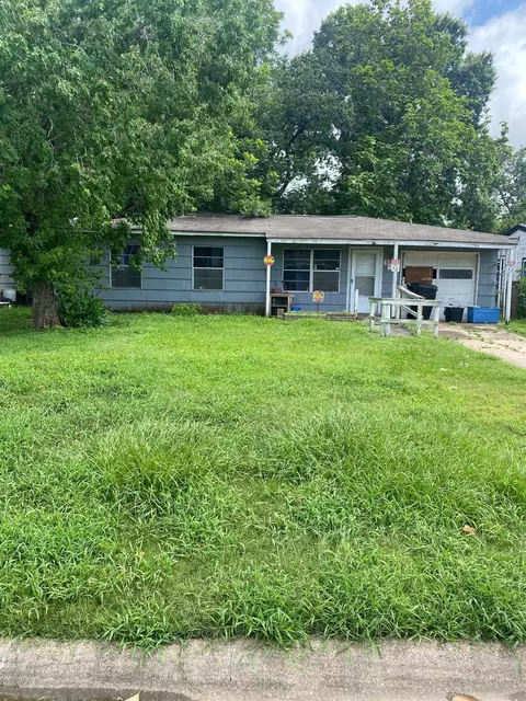 5410 Heron Dr, Houston, TX 77033