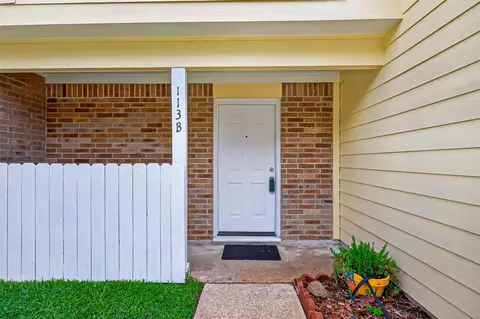 113 Normal Park Dr #B, Huntsville, TX 77320