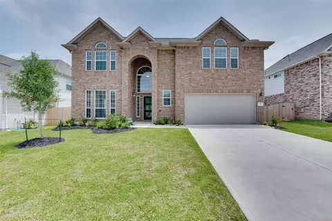 270 Little Dog Dr, Montgomery, TX 77356