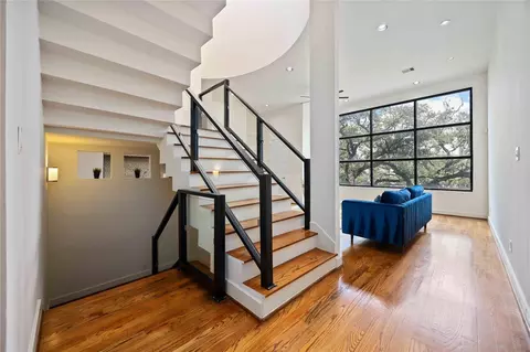1730 Wentworth St, Houston, TX 77004